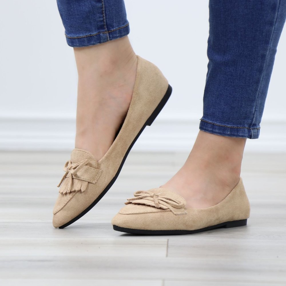 Tan Faux Suede Pointed Toe No Heel Flat Loafers Shoe Bow Tassel Decor Slip On - Picture 12 of 14